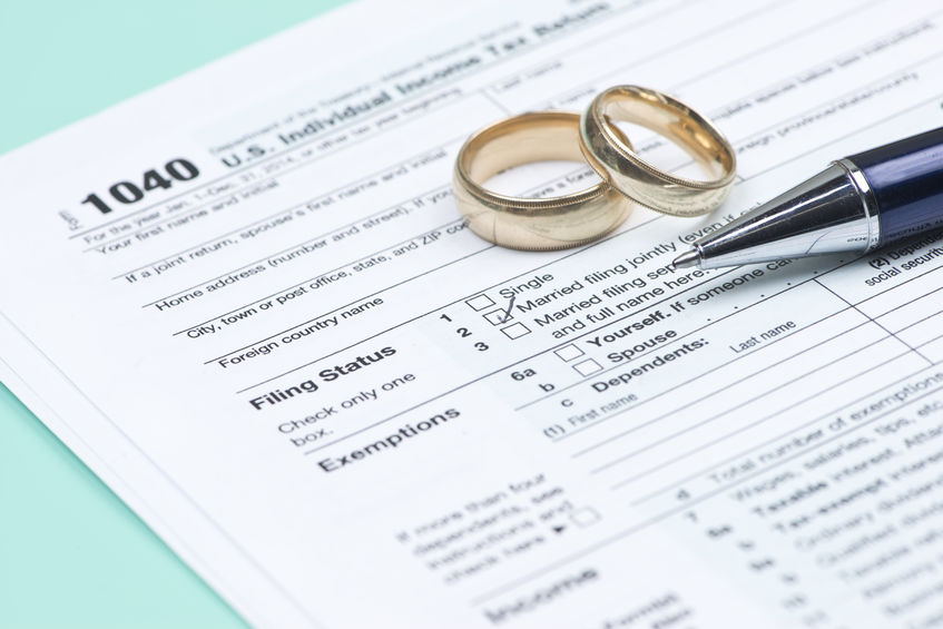 Should you file as married filing jointly or married filing separately in a divorce?